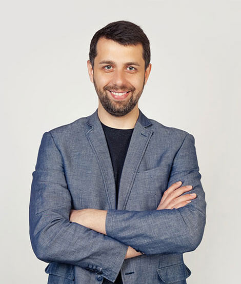 business-consulting-team-3